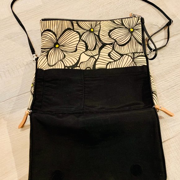 Petunia Pickle Bottom PBB Crossbody Crossover Clutch Purse Diaper Bag - Picture 4 of 5